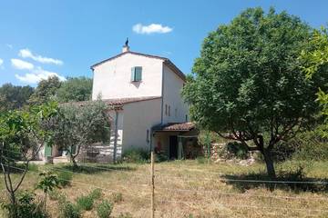 Agriturismo pour 4 personnes, avec jardin à Ampus