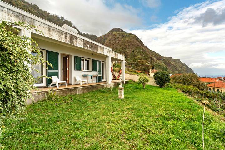 Casa de férias para 4 pessoas, com jardim em Porto Moniz