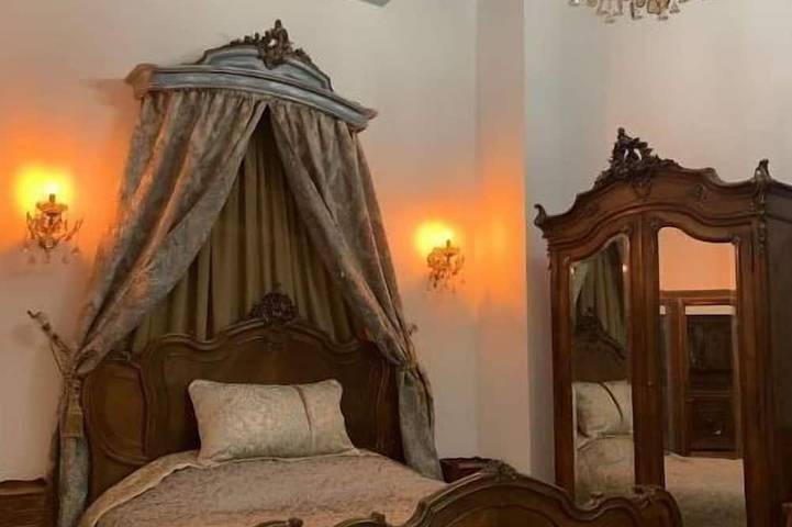 Appartement entier, Historic Maison du Roy/Royal Chambers -3Br/2Br Apartment with Royal Fireplace in Saint-Antonin-Noble-Val, Tarn-et-Garonne