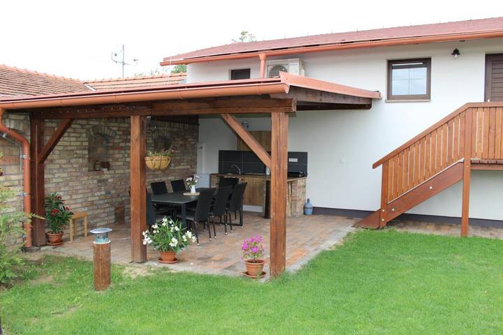 Dom dla 8 osób, z widok i taras oraz ogród - 1