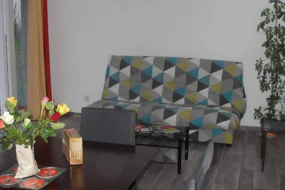 Entire apartment, Large T3 with garden, heated pool and beach 700 m in Combrit, Côte de Cornouaille