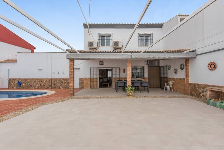 Casa Jade – Geräumiges Haus mit Pool und Grill in Fuente de Piedra in Málaga Provinz