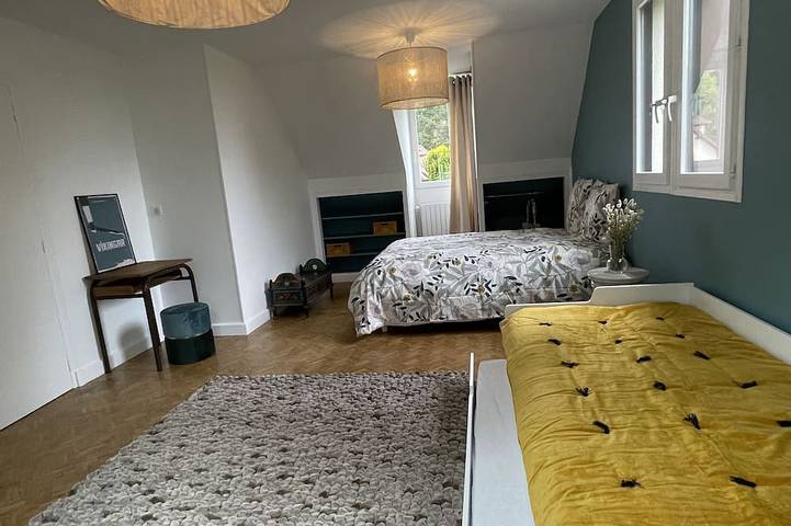 Renovated country house with a fireplace, near the forest in Le Mont-Saint-Adrien, Río Oise