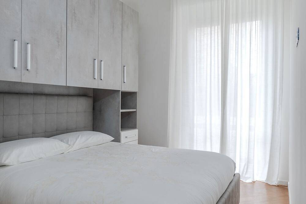 Entire apartment, Cozy Two Bedroom Apartment | Ideal Base for Exploring Milan and Brianza in Cinisello Balsamo, Milan Province