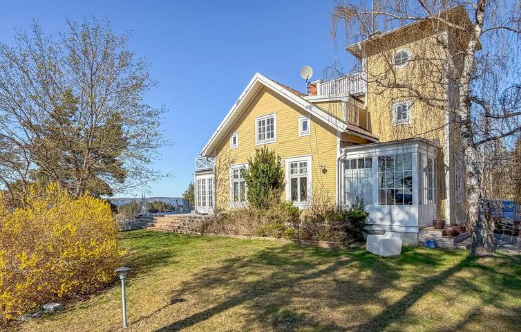 Ferienhaus für 8 Personen, mit Garten und Terrasse sowie Pool und Sauna - 1