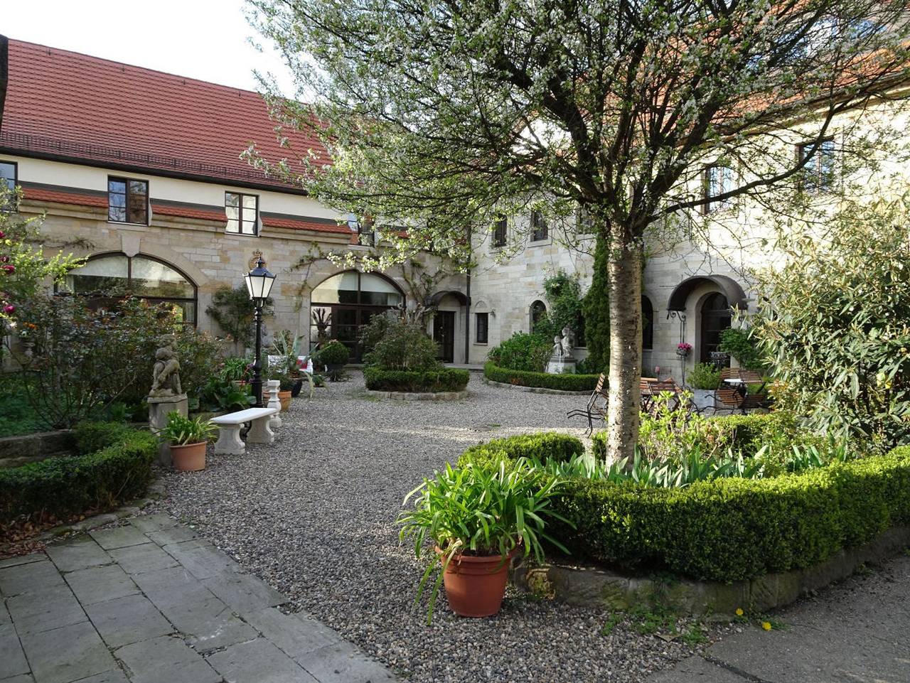 Ganze Ferienwohnung, Hotel Pension Zur Königlichen Ausspanne - Ferienwohnung in Loschwitz, Dresden