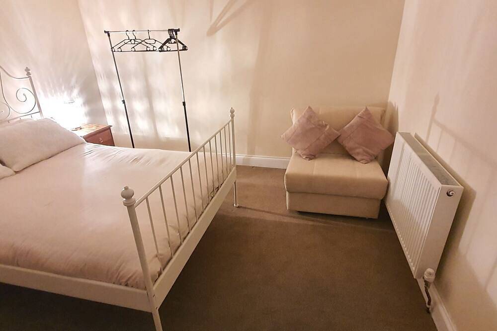 Entire apartment, Grace Apartments - Living Waters 2 in Ashford, Ashford region