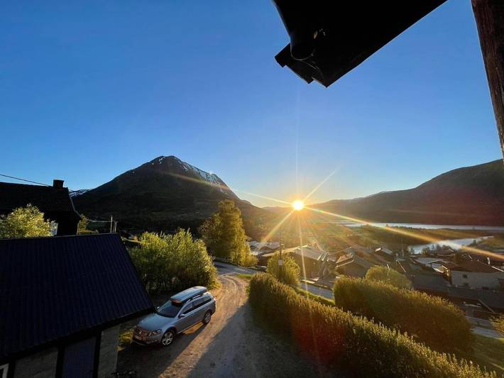 Ferieleilighet for 6 personer, Balkong og Terrasse i tillegg til Hage og Utsikt i Jotunheimen