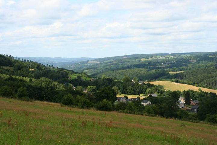 Vakantiewoning voor 4 personen, with Terras and Whirlpool as well as Tuin and Uitzicht in Stavelot