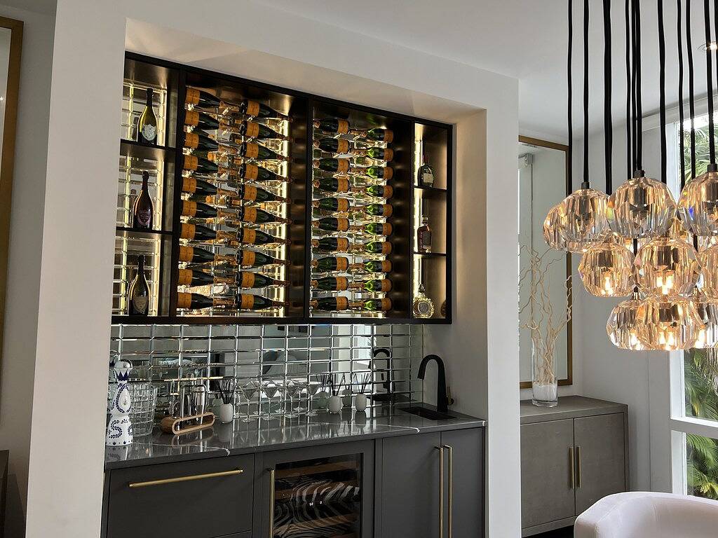 Vacation Home for 14 Guests in South Tampa, Tampa