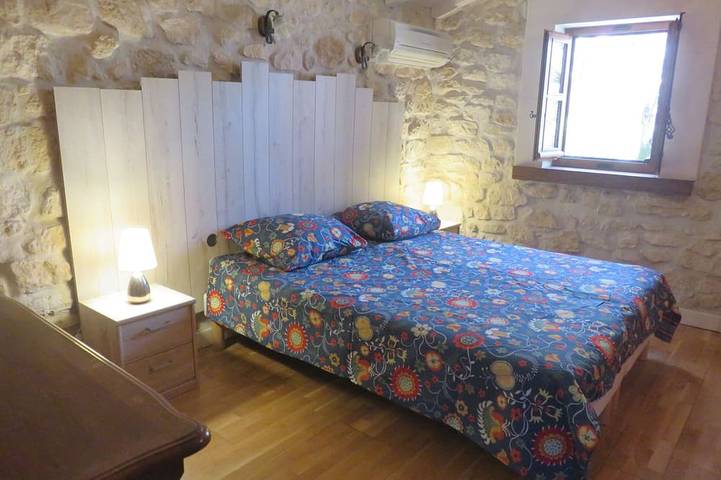 Gîte pour 4 personnes, avec terrasse et jardin, animaux acceptés à Tarascon - 2