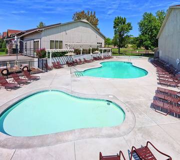 Hotel for 4 Guests in Ozark Mountains, Monkey Island, Picture 2