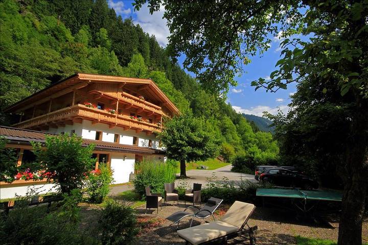 Gîte pour 3 personnes, avec jardin et balcon, adapté aux familles à Finkenberg - 2