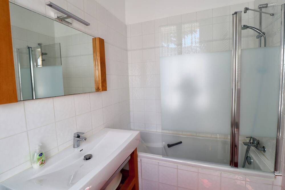 Gîte 10 persons in a Mas Languedocien with swimming pool and jacuzzi in Saint-Just, Côte d'Améthyste