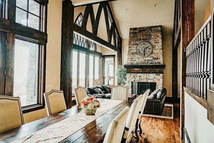 Vacation house for 50 people, with hot tub and balcony in Idaho