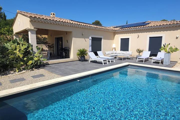 Maison de vacances pour 6 personnes, avec jardin, animaux acceptés à Crillon-le-Brave
