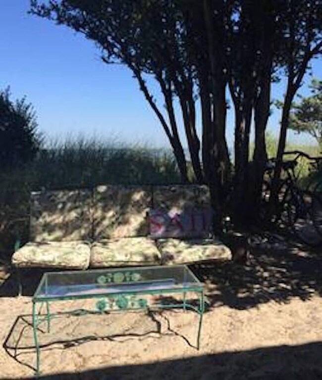 Vacation rental for 11 people, with terrace and yard, with pets in Fire Island