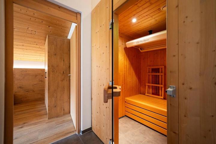 Vakantiepark voor 8 personen, with sauna and zwembad as well as terras in Oostenrijk