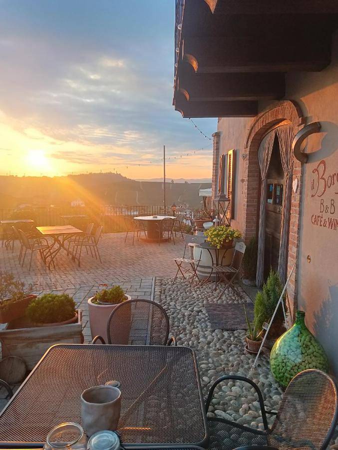 Chambre d’hôte pour 3 personnes, avec Balcon ainsi que Terrasse et Vue à Castellinaldo