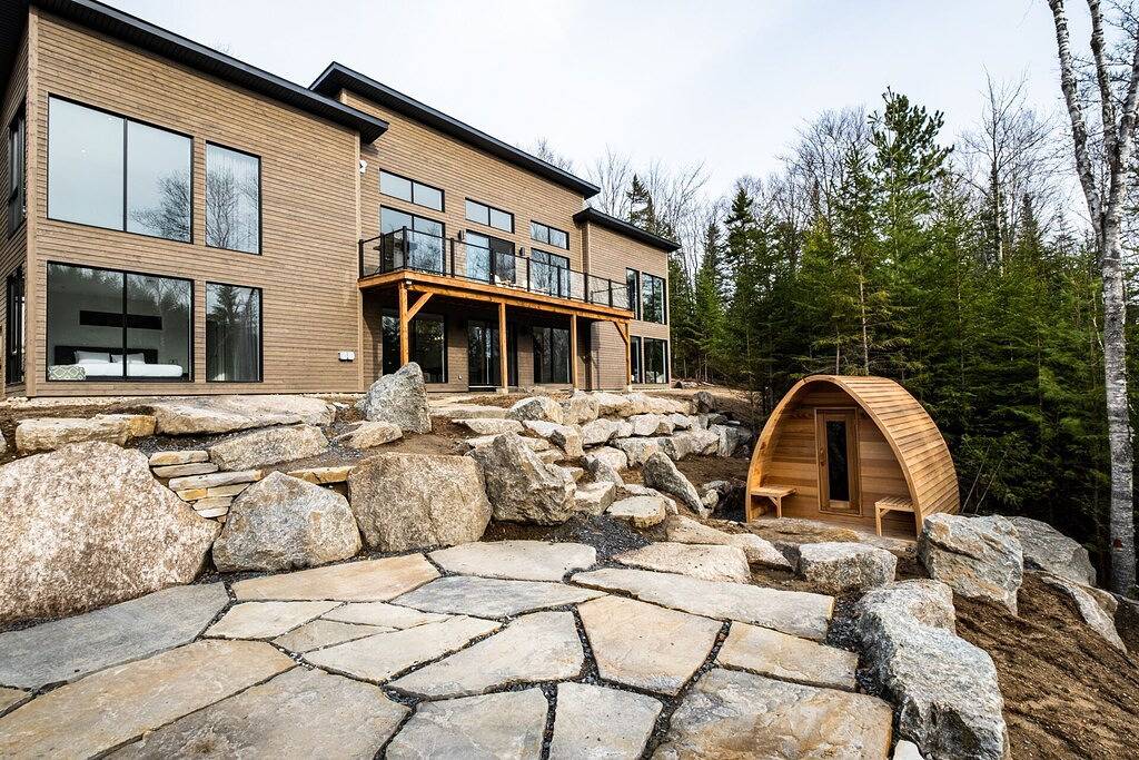Chalet Denali | Hot tub | Sauna | Outdoor Firepit / Tremblant Living in La Conception, Québec