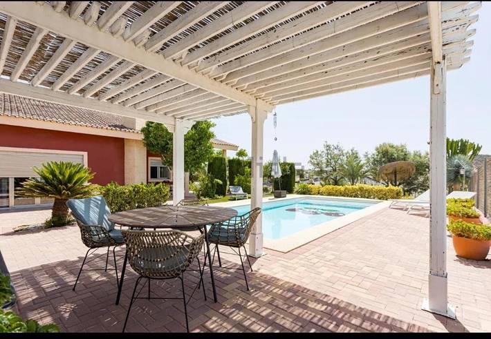Casa de vacaciones para 6 personas, con Jacuzzi y Terraza además de Jardín y Piscina en Molina de Segura