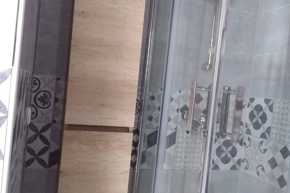 Appartement entier, Studio avec jardin proche  du port et centre in Sausset-les-Pins, Région d'Istres