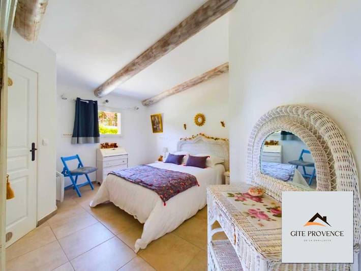 Appartement de vacances pour 2 personnes, avec Terrasse et Jardin ainsi que Piscine et Vue à Noves - 2