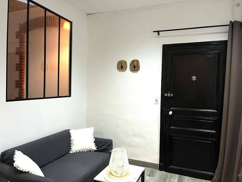 Appartement entier, One-Bedroom Apartment in La Roche-sur-Yon, Vallée de la Loire