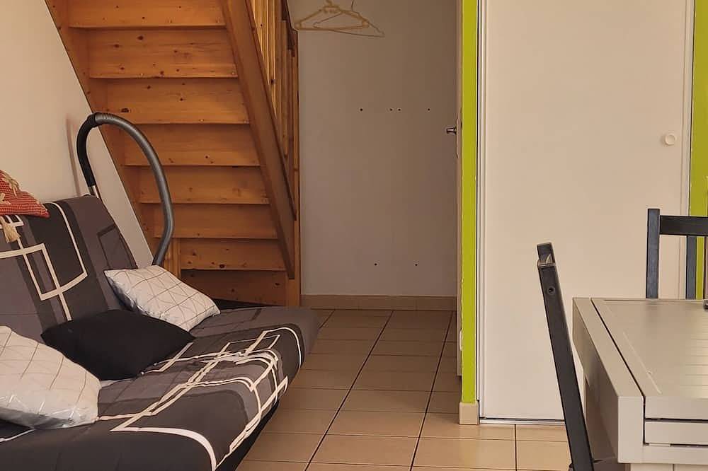 Entire apartment, Vias Village, Loc Season and Out of Season in Vias, Côte d'Améthyste