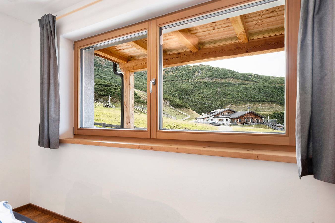 Ganze Wohnung, Apartment 'Erdgeschoss' mit Bergblick, gemeinsamer Terrasse und Wlan in Sarntal, Sarntaler Alpen