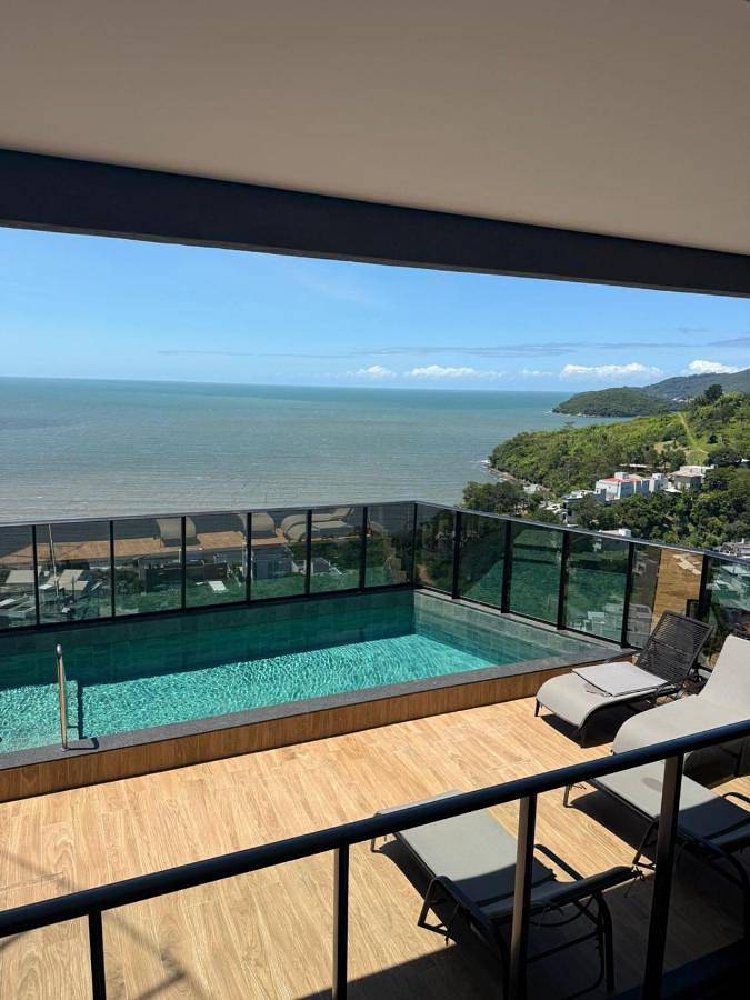 Ferienwohnung für 6 Personen, mit Ausblick und Balkon sowie Pool - 1