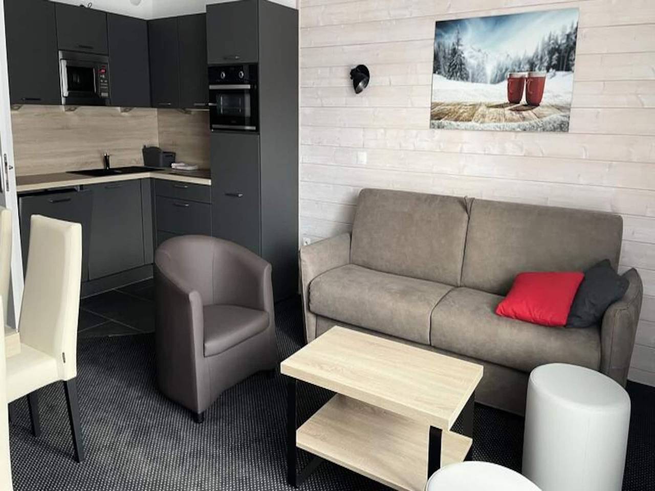 Entire apartment, Apartment near Col d'Aubisque Trails in Gourette, Eaux-Bonnes