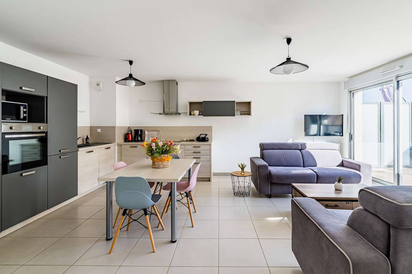 Apartamento vacacional entero, Moderno, piscina, parking, aire acondicionado, 2 dormitorios. in Six-Fours-les-Plages, Costa mediterránea (Francia)