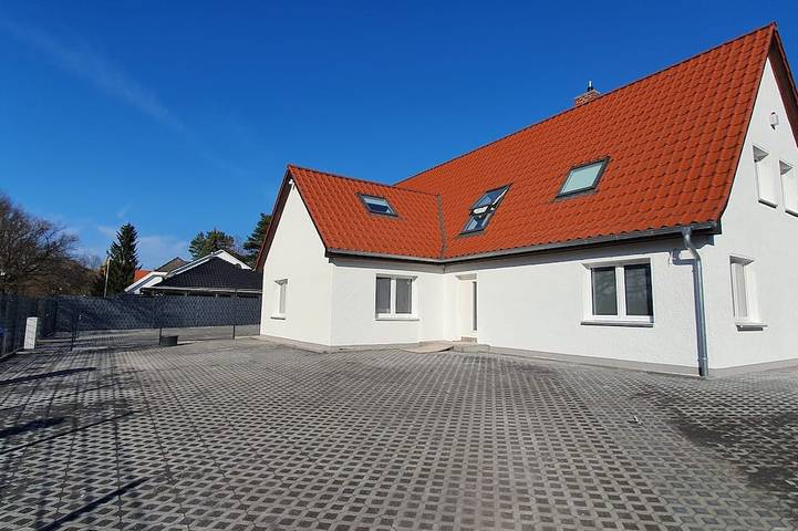Ferienhaus für 20 Personen, mit Terrasse in Hohen Neuendorf