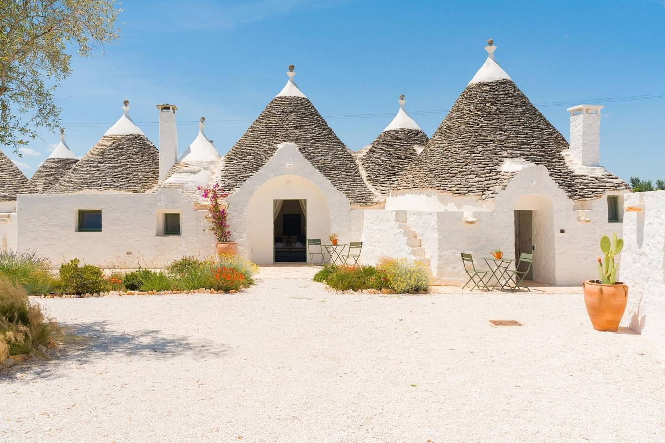 Masseria Ferrari Un Borgo di Trulli nel Cuore della Valle d’Itria con Piscina Privata in Martina Franca, Provincia di Taranto