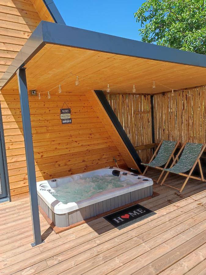 Gîte pour 4 personnes, avec piscine ainsi que jacuzzi et jardin à Savignac-les-Églises - 3