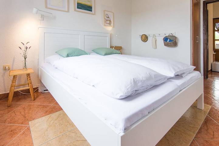 Appartement entier, 300m to the beach, balcony with sea view, garden with summer kitchen in Biograd na Moru, Région de Zadar