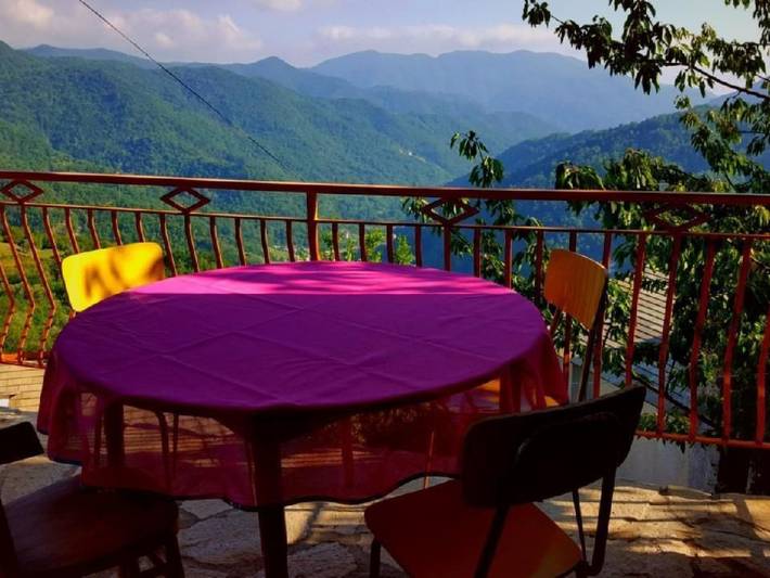Casa vacanza per 7 persone, con Balcone e Terrazza nonché Giardino a Borzonasca