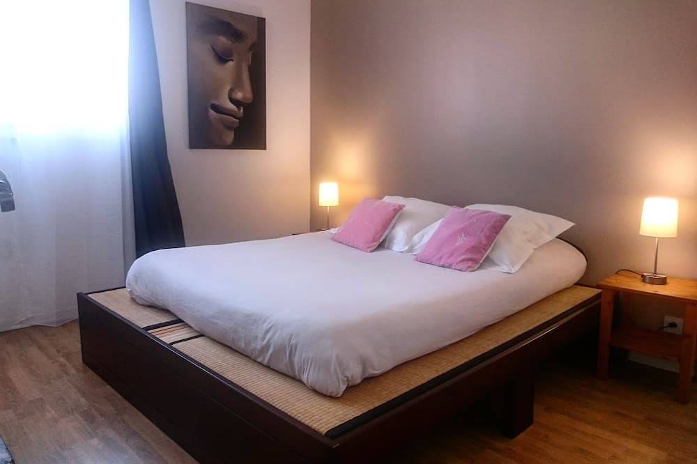 Town house in Chevreuse valley in Les Essarts-le-Roi, Parc naturel régional de la Haute Vallée de Chevreuse