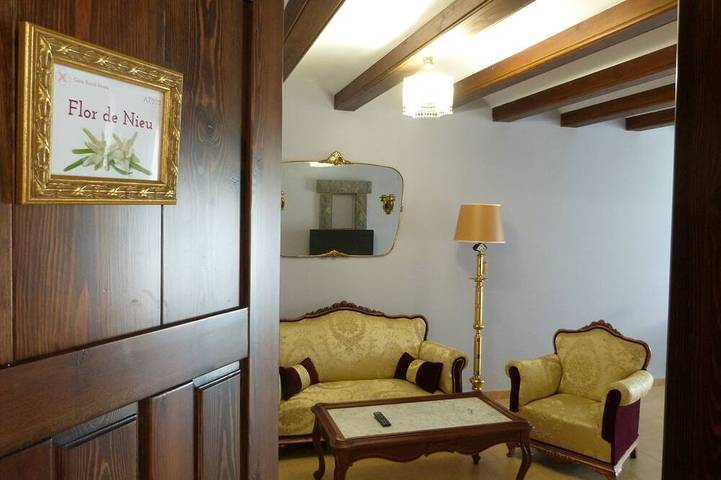 Casa rural para 4 personas, con jardín y balcón, Se admiten mascotas en Boltaña