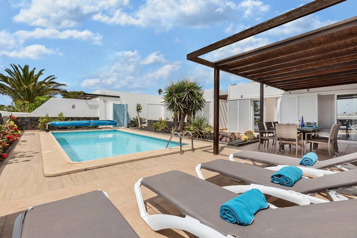 Vacation Home 'Casa Canas' with Sea View, Wi-Fi and Air Conditioning in Playa Blanca, Yaiza