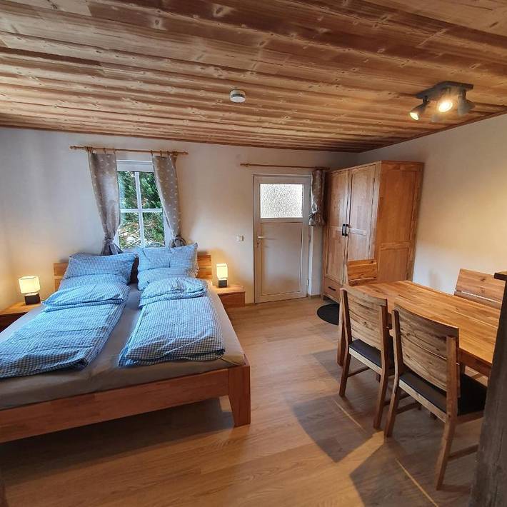 Ferienwohnung für 2 Personen, mit Terrasse und Garten sowie Ausblick in Landkreis Esslingen