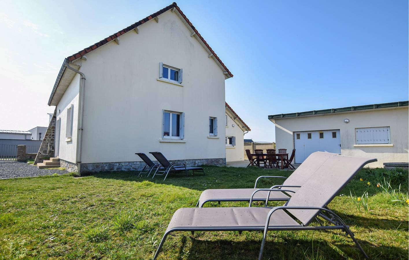 Appartement confortable de 110 m² avec jardin, Wi-Fi et accès à la plage à 500 mètres in Bretteville-sur-Ay, Région de Coutances