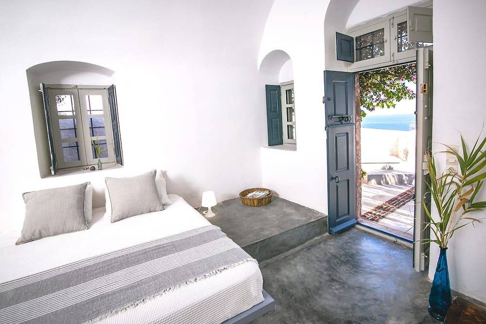 The Red Winehouse | Old winery converted into a stylish villa | close to Oia in Finikia, Santorin