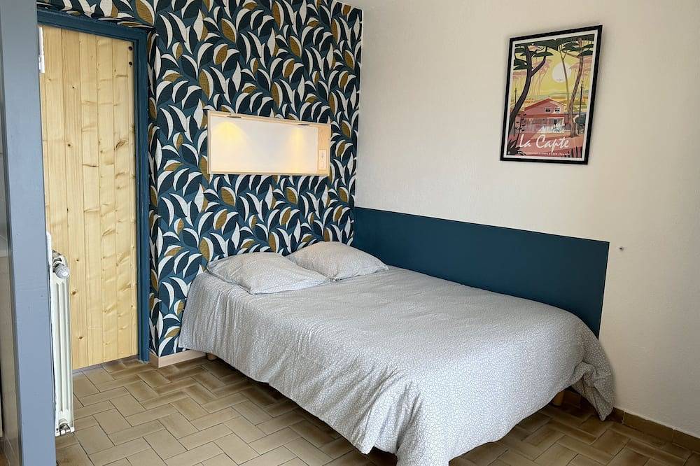 Ganze Wohnung, 24m2 Etage-Apartment-Ensuite mit Dusche-Meerblick in La Capte, Hyeres