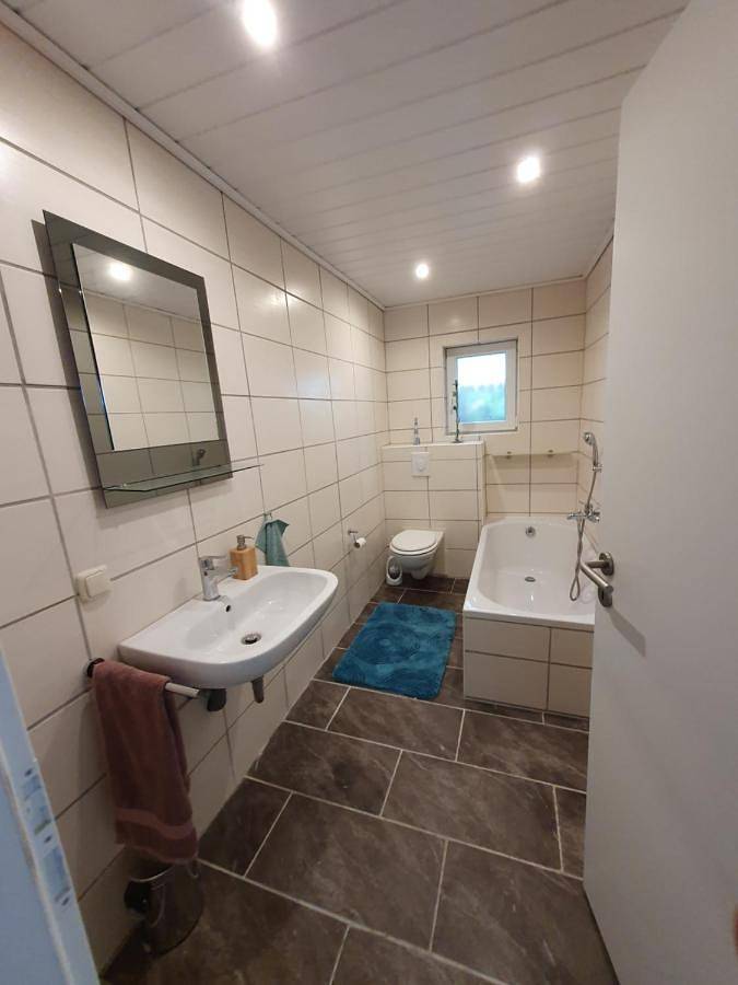 Ganze Wohnung, Three-Bedroom Apartment in Belum, Cuxland