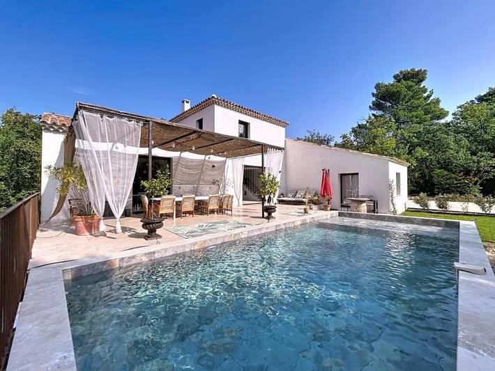 Chambre d’hôte pour 3 personnes, avec piscine ainsi que jardin et vue dans le Luberon - 2