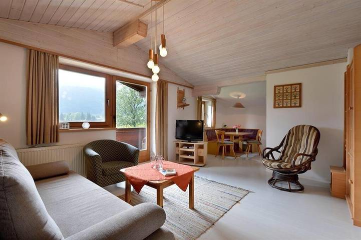 Ferienwohnung für 5 Personen, mit Balkon und Terrasse sowie Garten und Ausblick in Oberndorf in Tirol - 3