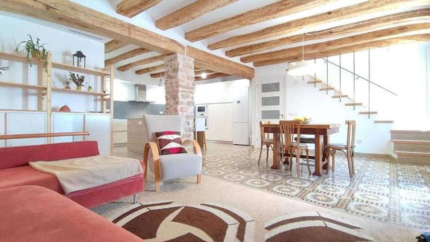 Apartamento para 6 personas, con jardín, Se admiten mascotas en Miravet