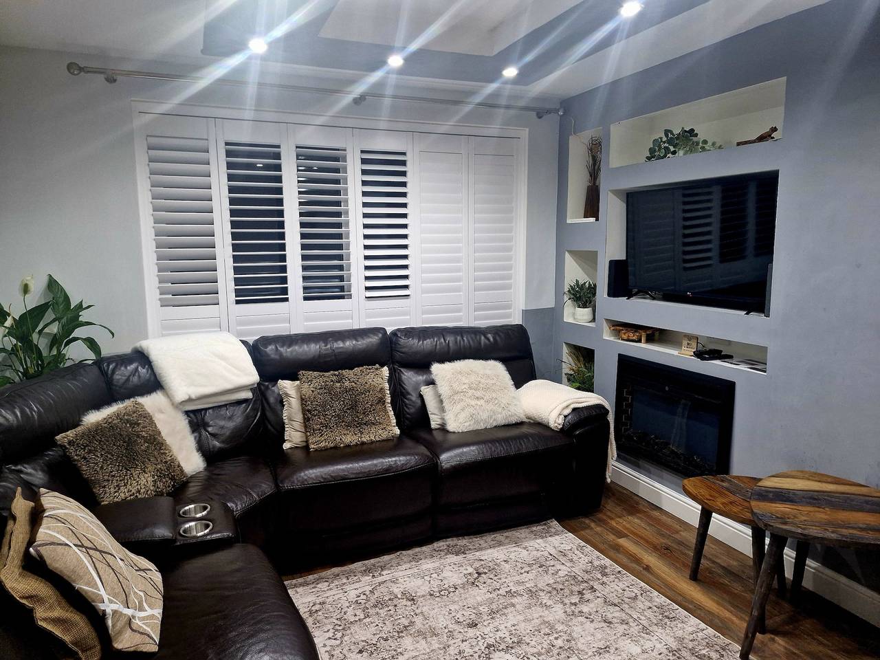 3 bed house, sleeps 5, near airport and town, outside parking free in Manchester, Greater Manchester